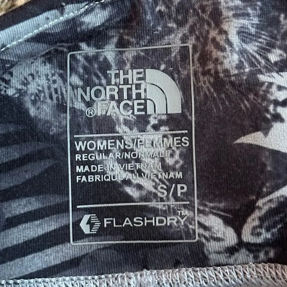 North Face women’s size S black, & white patterned leggings, flash dry, EUC - Picture 3 of 11